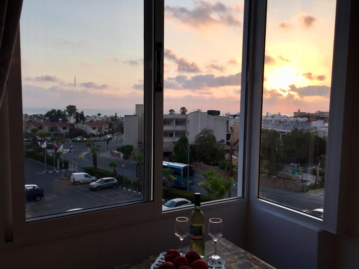 Appartement Sunset Seaview Studio à Paphos Extérieur photo